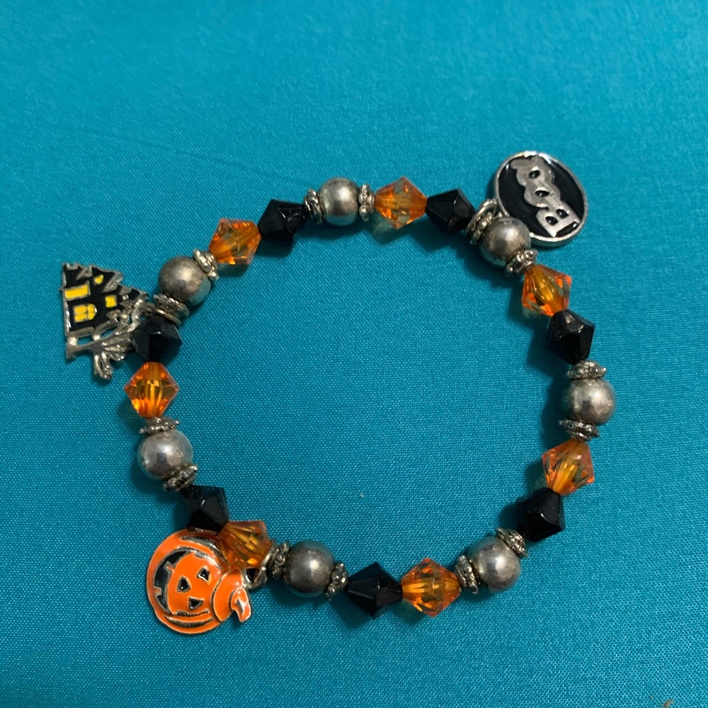 Fun Halloween bracelet with elastic.